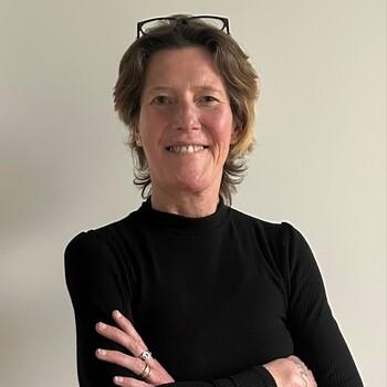 Anne OUSSAGHIRI - AZAY-LE-BRULE (79400) - 79400